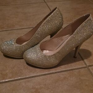 De Blossom Collection Gold Glitter High Heel Pumps